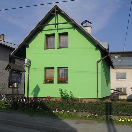 Penzion U Peta Hrustin Kültér fotó